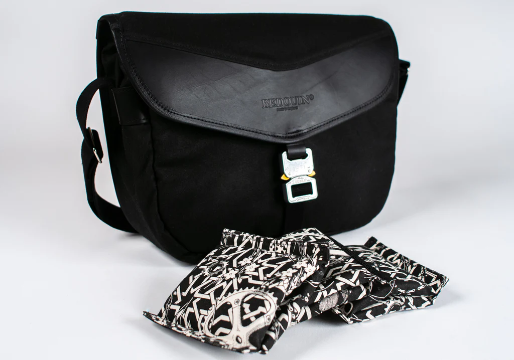 Barbarossa - Black messenger bag view 6