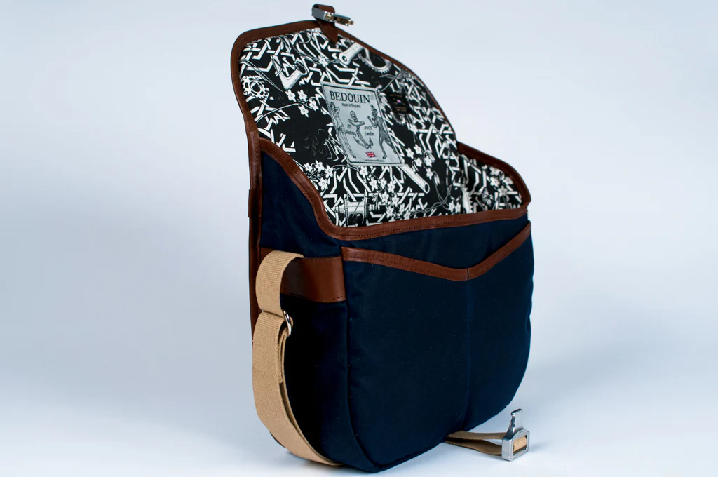 Barbarossa - Navy messenger bag view 4