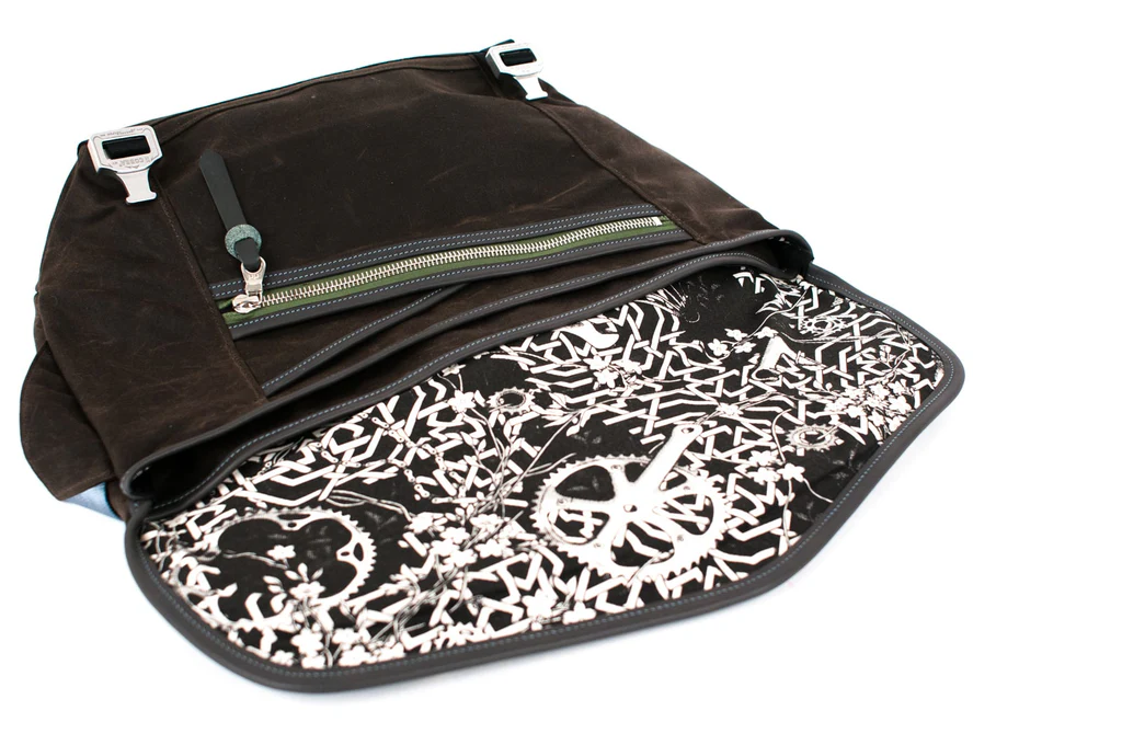 Genghis - Grey messenger bag view 4