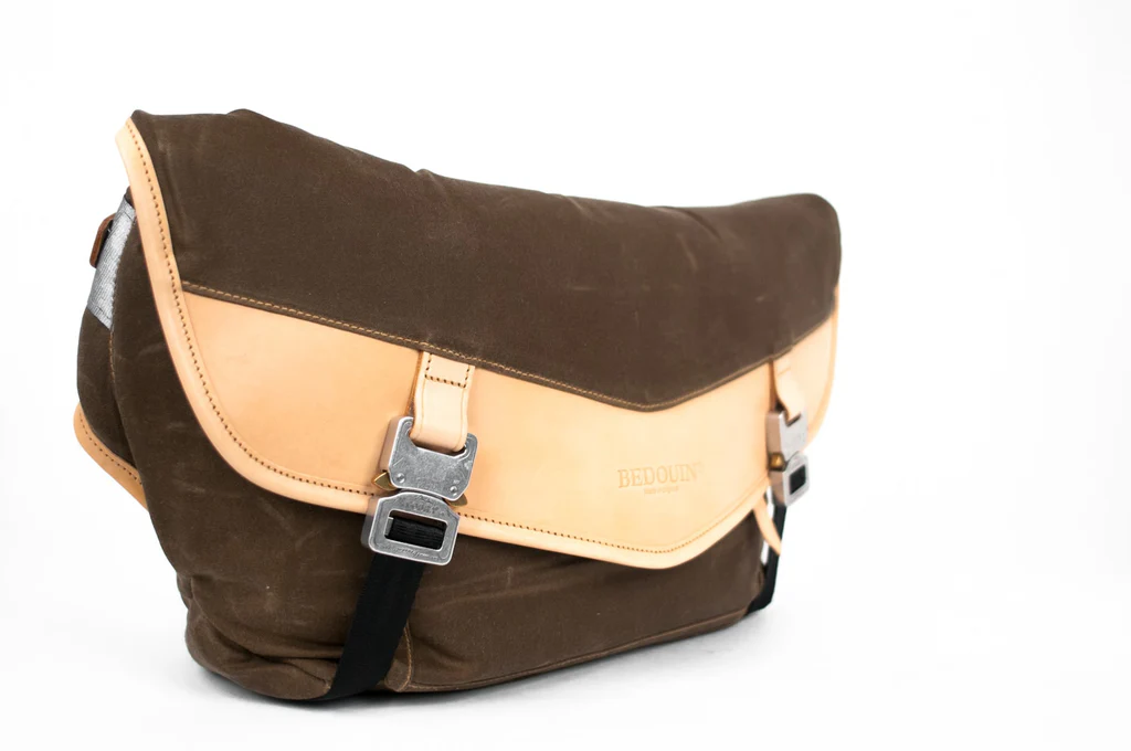 Genghis - Khaki messenger bag view 2