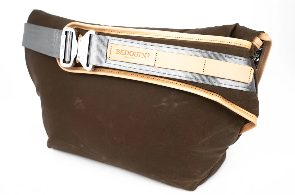 Genghis - Khaki messenger bag view 3