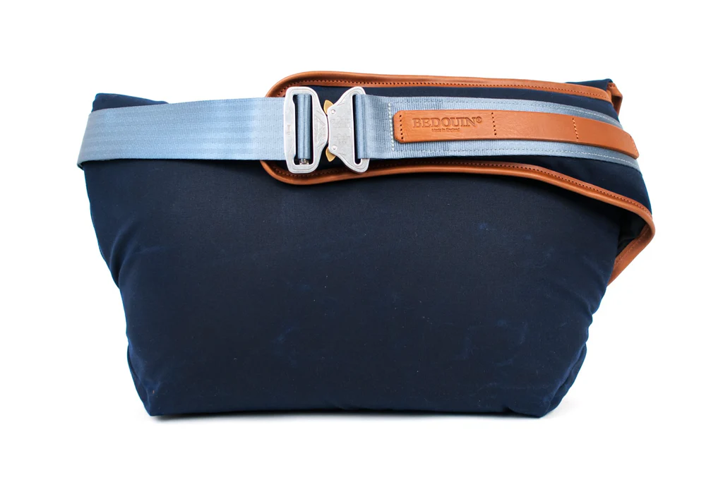 Genghis - Navy messenger bag view 3