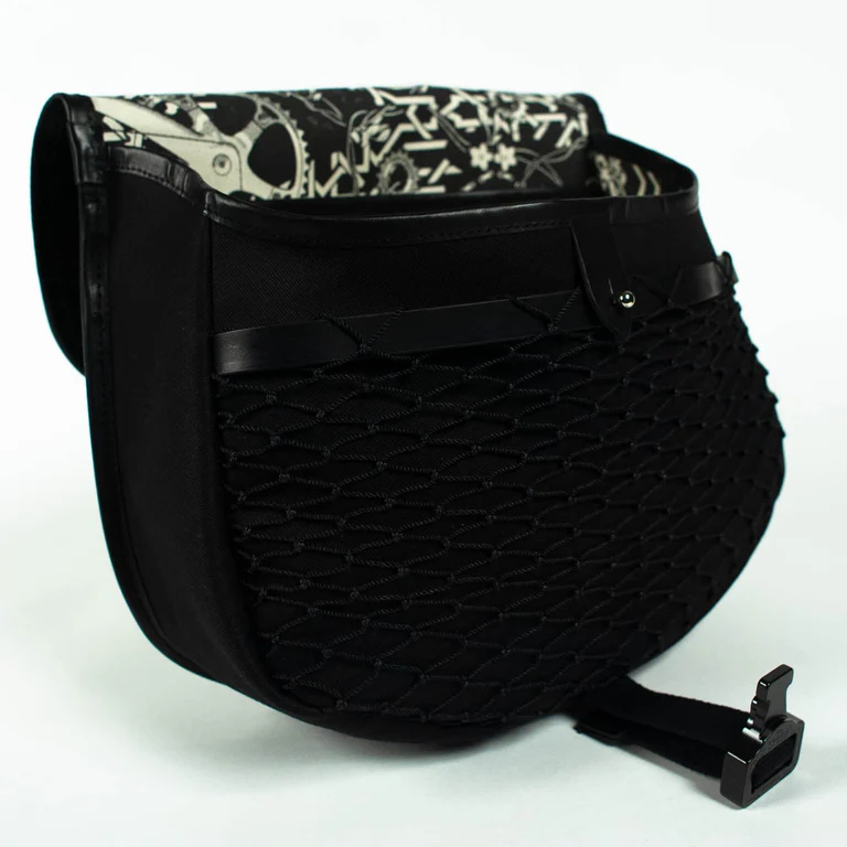 Poacher - Black messenger bag view 3