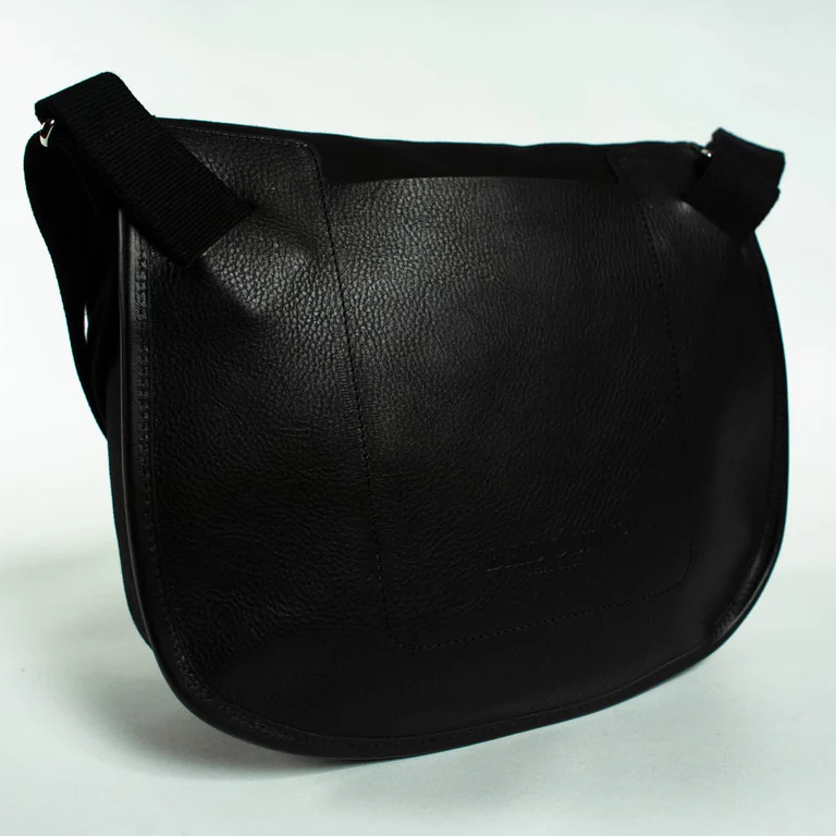Poacher - Black messenger bag view 5